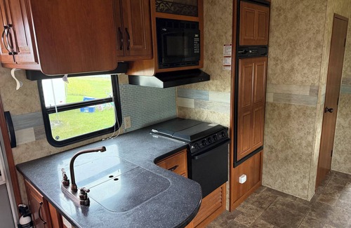 Nelson County House | Cozy 2-bedroom RV with AC, WiFi on the shore of Stump Lake/Devils Lake