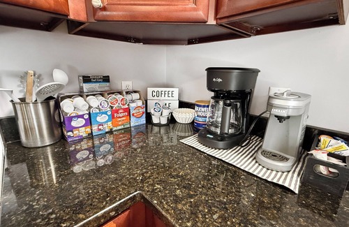 Guntersville House | Cozy 2 Bedroom Townhouse Near Lake and Restaurants