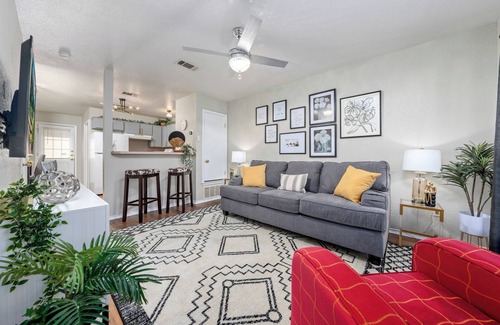Killeen House | Cozy 2-bedroom Townhome in Lovely Killeen with AC, WiFi, Parking