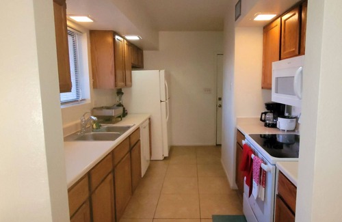 Casas Adobes House | Cozy 2-bedroom townhome in charming Tucson with AC, WiFi. Located NW of Tucson .