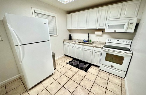 Southeast Colorado Springs Apartment | Cozy 2-bedroom apartment in Eastside Colorado Springs with WiFi, AC
