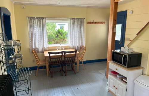 Vinalhaven Apartment | Cozy 2 Bedroom Vinalhaven In-Town Pleasant St Home