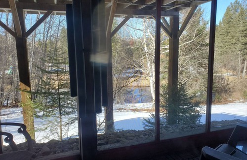 Mont-Tremblant Apartment | Cozy 2 bedroom with fireplace and small swimmable lake 15 min from Mt Tremblant
