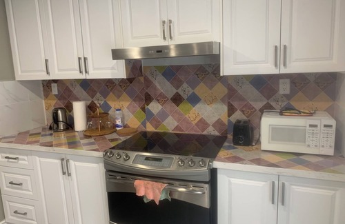 Windfields House | Cozy 2 bedrooms convenient home in York Mills
