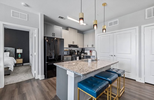 Lewisville Apartment | Cozy 2 BR king bed, lux pool DFW