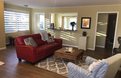 Lafayette House | Cozy 2 BR on 1 Acre Property just outside of Boulder
