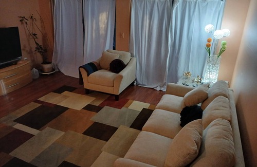 Naugatuck House | COZY 2 BRM TOWNHOME WITH SURROUNDING STATE PARKS FOR HIKING/PET FRIENDLY