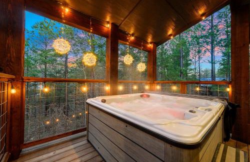 Broken Bow House | Cozy, 2 King Suites, Game Deck, Hot Tub, Firepit, Save In Taxes