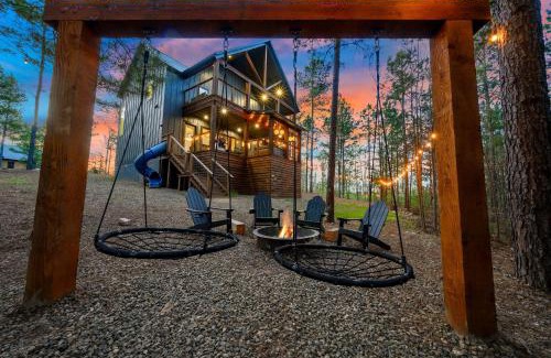 Broken Bow House | Cozy, 2 King Suites, Game Deck, Hot Tub, Firepit, Save In Taxes