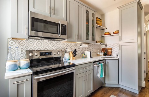 Northwest Apartment | Cozy 2-Level apartment in NW Cleveland Park, AU, National Cathedral, Georgetown