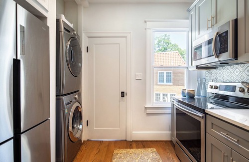 Northwest Apartment | Cozy 2-Level apartment in NW Cleveland Park, AU, National Cathedral, Georgetown