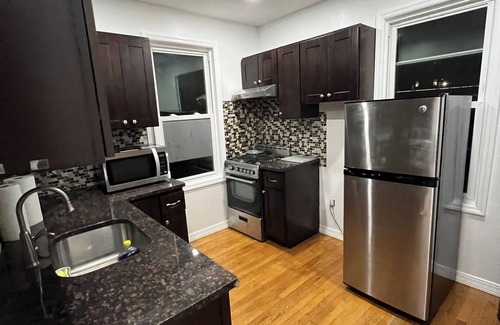 Queens Apartment | Cozy 2-Person Apt Near JFK Airport & Shopping Area for Long Stays