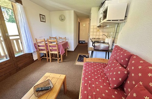 Demi-Quartier Apartment | Cozy 2-Room Apartment with Balcony & Ski Storage, Sleeps 4, Demi-Quartier