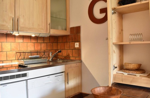 Meribel Apartment | Cozy 2-Room Apt for 4, 100m from Slopes, Balcony, Pet-Friendly, WiFi - Méribel