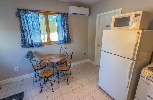 Wabasha Cabin | Cozy 2 story cabin with 1 bedroom on the bluffs above Wabasha