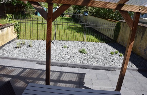 Alt-Heiligkreuz Apartment | Cozy 2 ZKB at Südbahnhof: also long-term rental!