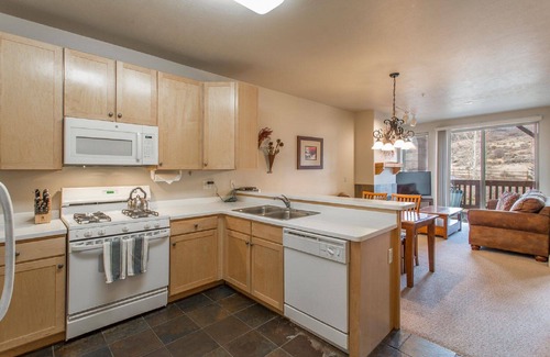 Kimball Junction Condo | Cozy 2BD/2BA Mountain View Condo, near skiing, Sleeps 4+