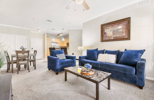 Sun Bay South Condo | ⭐️ Cozy 2BD/2BA⭐️Pool🏊🏻‍♂️Gym🏋🏻‍♀️Work Space⭐️SmartTV