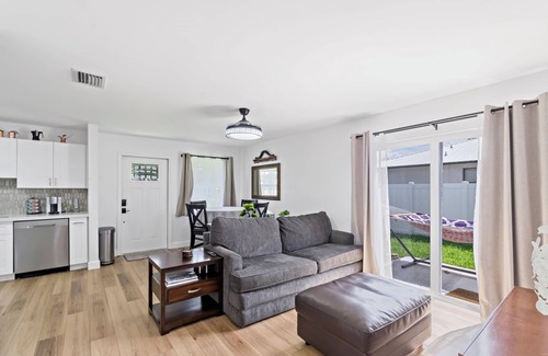 Iona House | Cozy 2BD Near Ft. Myers Beach