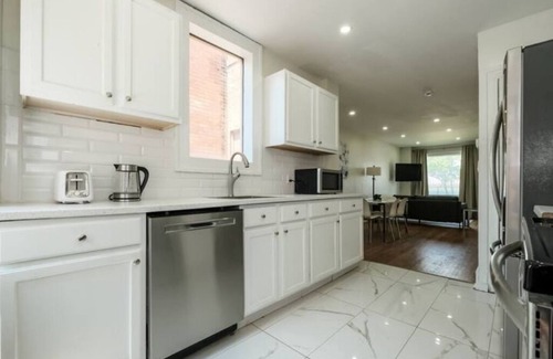 Bridgeview Apartment | Cozy 2bd with beautiful view of Detroit River
