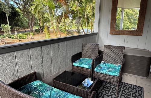 Hilo Apartment | Cozy 2br 1ba Apt in Waiakea Villas with work space