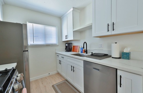 Orangevale House | Cozy 2BR/1BA near Lake Natoma