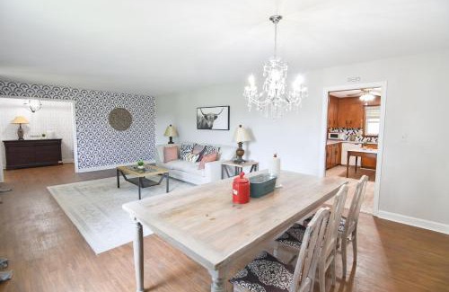 Bowling Green House | Cozy 2BR 2BA 5 min to lake 20 min to downtown CLT