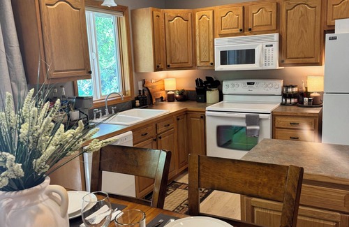 Coolin House | Cozy 2BR/2BA Coolin Getaway Steps Away From Priest Lake, Shops, Food, and Trails