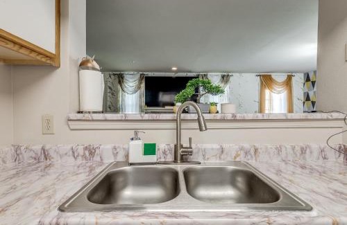 Val Verde Apartment | Cozy 2BR ,2BA