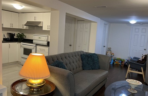 Richmond Hill Apartment | Cozy 2BR Apartment Basement in Heart of Richmond Hill