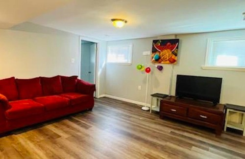 Hybla Valley House | Cozy 2BR basement aparment in Alexandria