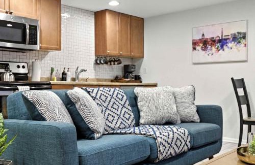 Near Northeast Apartment | Cozy 2BR Flat - Walk to METRO Union Market