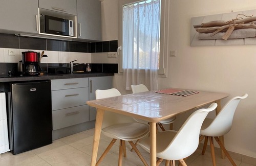 Erdeven House | Cozy 2BR House in Erdeven - Terrace, Garden, WiFi, Near Beaches, Hiking, and Watersports