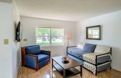 Conway House | Cozy 2br Retreat Laptop Ready & Pets Ok