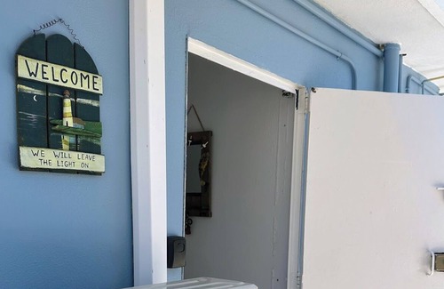 El Combate House | Cozy 2BR Steps from El Combate Beach-Sleeps 6, Full Kitchen,