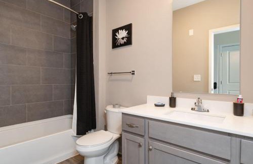Whitestown Apartment | Cozy 2BR Sunset Haven
