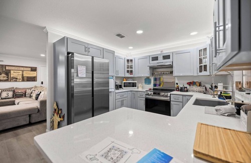 Ocala House | Cozy 3/2 home, 11 miles to WEC, fenced, pet-friendly, strong WiFi and game room