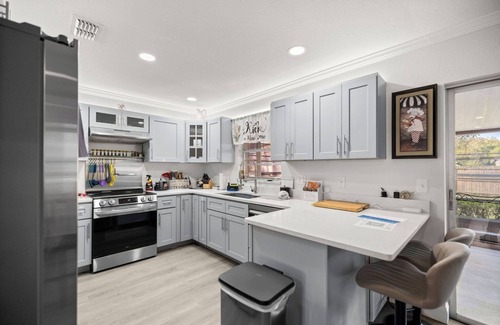 Ocala House | Cozy 3/2 home, 11 miles to WEC, fenced, pet-friendly, strong WiFi and game room