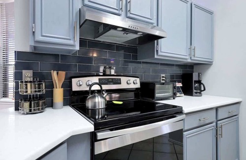 Parkwood House | Cozy 3/2 Stylish home great for families