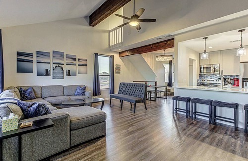 Horseshoe Bay House | Cozy 3 BDR Condo in Horseshoe Bay, Near Marina!