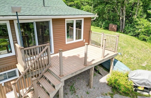Havelock-Belmont-Methuen House | Cozy 3-Bdrm waterfront cottage with hot tub facing lake.