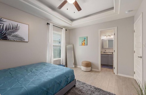 Edinburg Apartment | Cozy 3 Bed 2 Bath Apartment, Near Shopping Plazas, Expressway and Free Parking