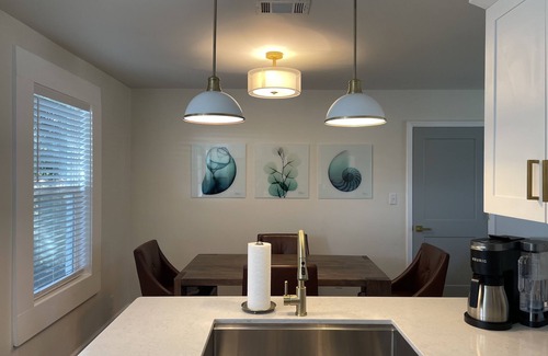Warrington Cottage | Cozy 3 bed, 2 bath cottage 0.2 miles to boat ramp/waterfront trails Dog friendly