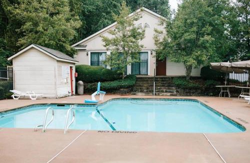 Athens Apartment | Cozy 3-Bed Athens Getaway, Right Near UGA!
