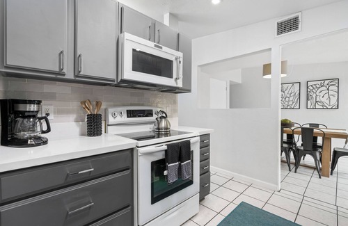 Tucson House | Cozy 3-bedroom 2-bath house in midtown with Pool and Hot Tub
