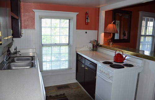 Cloudcroft Cabin | Cozy 3 bedroom 2 bath historic Cabin Retreat perfect location!
