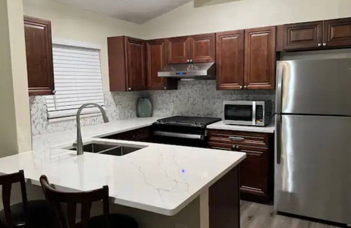 Northwest Orlando House | Cozy 3 bedroom/2 bathroom house in amazing Orlando!