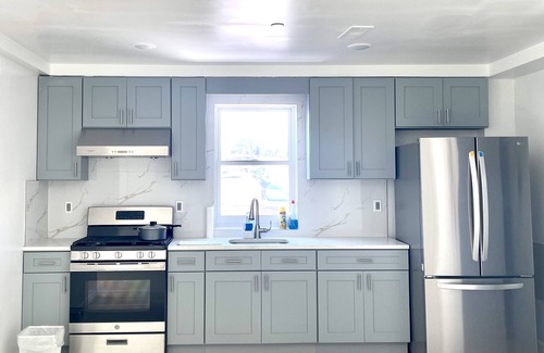 East Flushing Apartment | Cozy 3-bedroom Apartment with Huge Balcony in Delightful Queens with WiFi, AC
