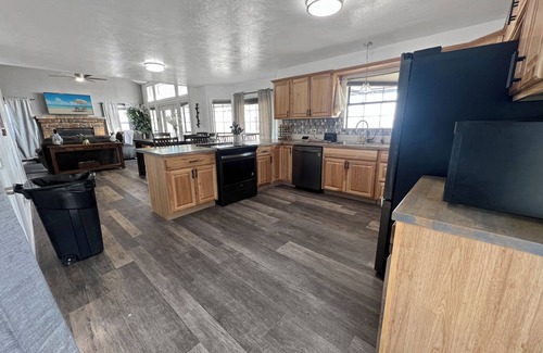 Breckenridge Cabin | Cozy 3-bedroom beach front cabin quiet, cozy, getaway.