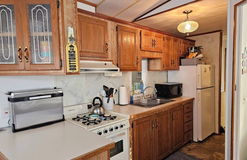 Ocean Pines House | Cozy 3 Bedroom Beach Get-A-Way located in White Horse Park